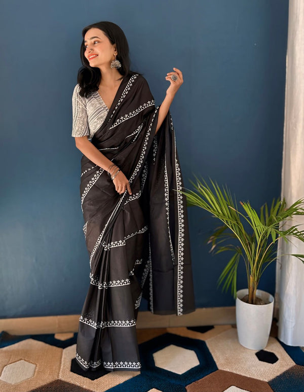Black & White Ethnic Border Cotton Saree with Minimalist Charm